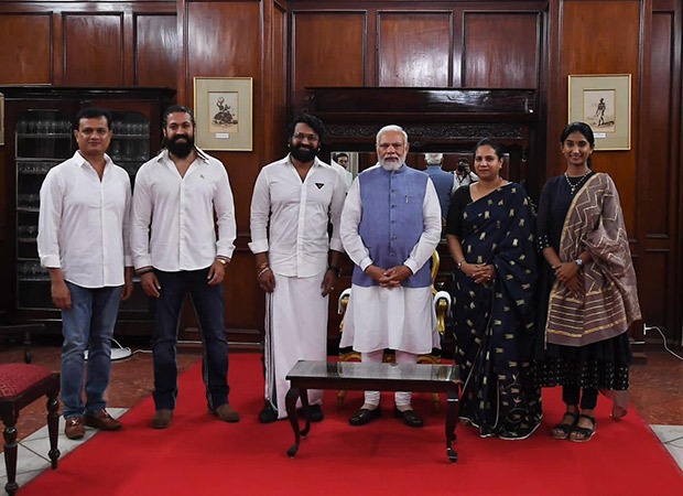 PM Modi meets Gandhara and KGF mass heroes!! Viral photo!